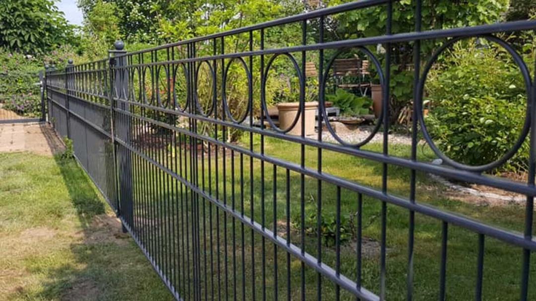 Doppelstabmattenzaun Lübeck Zaunbau Schmiedeeiserne Zäune
